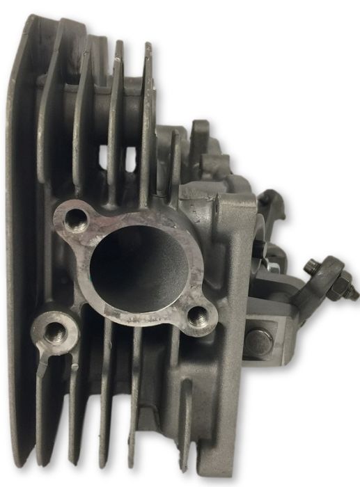 DeWaLT 420cc complete cylinder head that have the 6 bolt valve cover